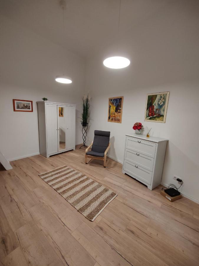 בודפשט Calm, Artistic Apartment 9Th Distric Central City מראה חיצוני תמונה